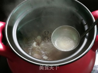 鲜枇杷蜜枣瘦肉汤的做法步骤：7