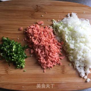 火腿萝卜鸡蛋饼的做法步骤：2