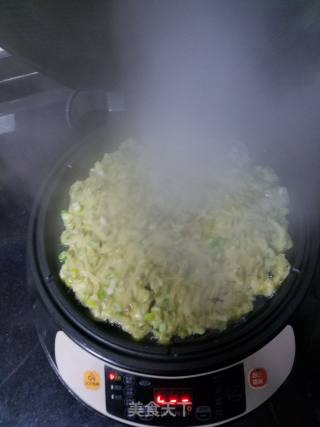 “ 春季野菜 ”槐花两面煎饼的做法步骤：5