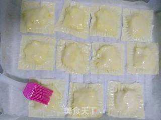 馄饨皮版菠萝派的做法步骤：3