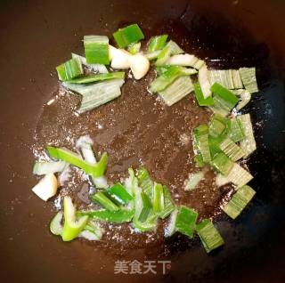 鹌鹑蛋红烧肉的做法步骤：8