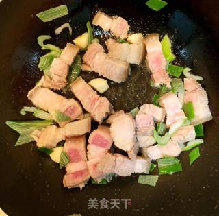 鹌鹑蛋红烧肉的做法步骤：9