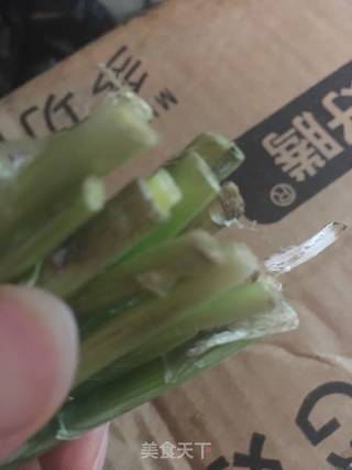 烤韭菜的做法步骤：1