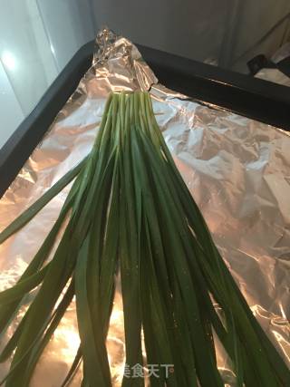 烤韭菜的做法步骤：4