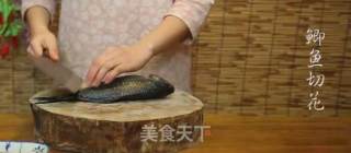 潮音潮人：清蒸黑鸡鱼的做法步骤：1