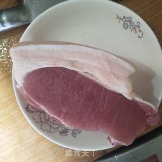 梅菜扣肉的做法步骤：1