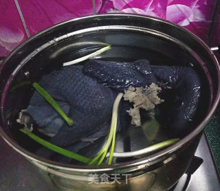 乌骨鸡枸杞汤的做法步骤：3