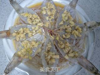 花开富贵蒜蓉粉丝大虾的做法步骤：8