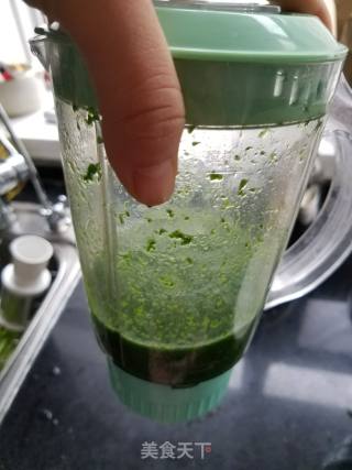 翡翠槐花饺子的做法步骤：2