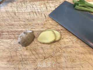 油淋鸡翅根的做法步骤：3