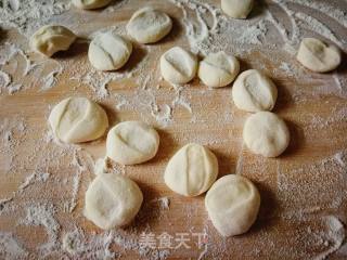 韭菜鸡蛋木耳素饺的做法步骤：13