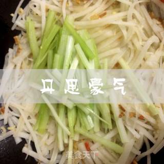 虾仁萝卜丝的做法步骤：8