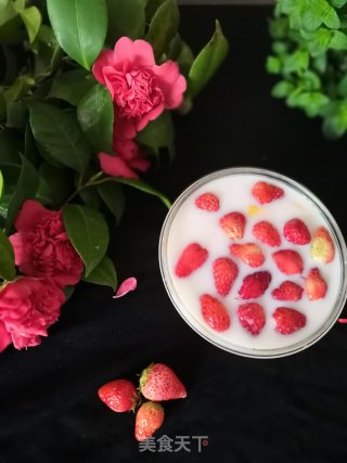 芒果草莓西米露的做法步骤：11
