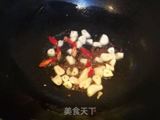 黄颡鱼烧莴笋的做法步骤：3