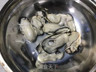 煎牡蛎的做法步骤：2