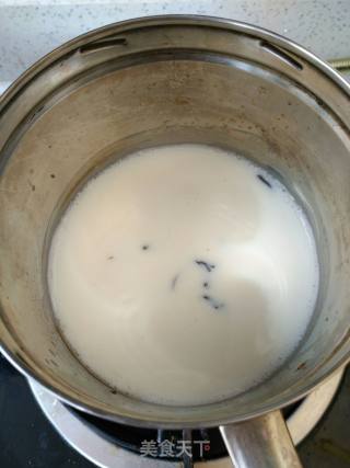 红豆奶茶的做法步骤：2