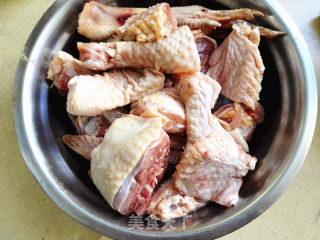 鸡肉麻辣香锅的做法步骤：1