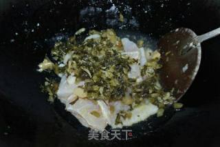 雪菜炒鱼片的做法步骤：4
