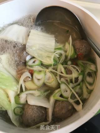 牛肉丸白菜汤的做法步骤：8