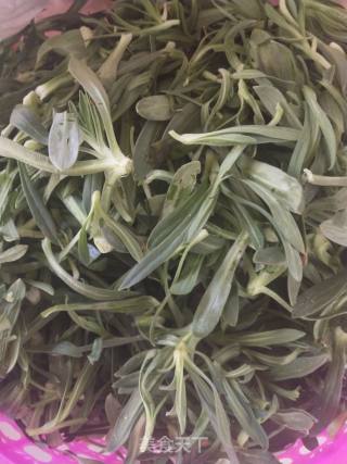 春季野菜：蒸面条菜的做法步骤：1