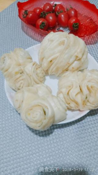 葱香芝麻花卷的做法步骤：22