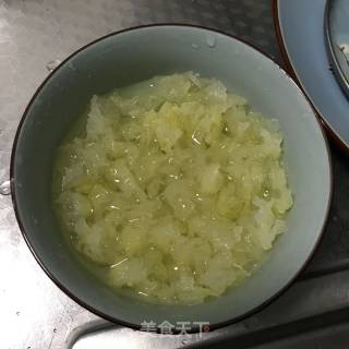 冰糖银耳汤的做法步骤：1