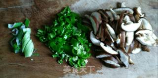 小炒香菇的做法步骤：2