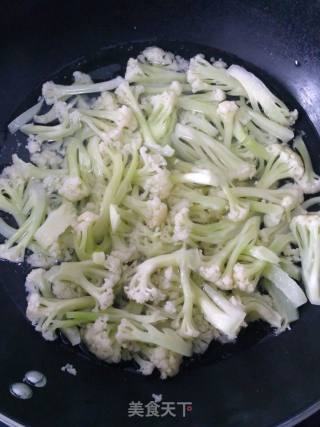 腊肠有机花菜的做法步骤：1