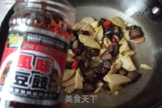 冬笋大蒜炒腊肉的做法步骤：9