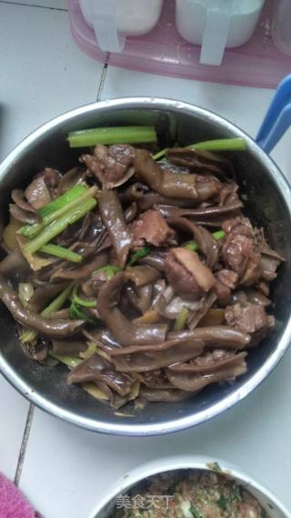 #春季野菜#-狗仔豆焖鸭肉的做法步骤：9