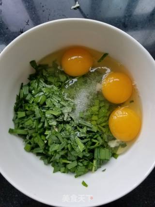 韭菜煎蛋的做法步骤：2