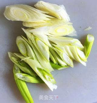 焖肘子肉的做法步骤：3