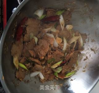 焖肘子肉的做法步骤：4