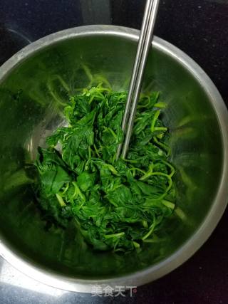 菠菜翡翠卷的做法步骤：2