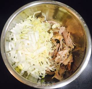 鸡腿肉凉拌白菜心的做法步骤：2