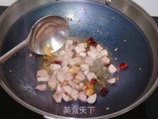 秋葵炒肉丁的做法步骤：5