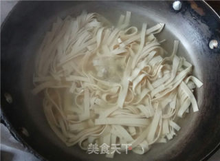 百叶青椒炒鸡丝的做法步骤：4