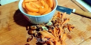 拔丝枇杷的做法步骤：3
