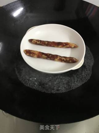 腊肠蒸百合的做法步骤：2