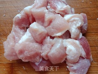 酸甜可口的咕咾肉丸的做法步骤：1