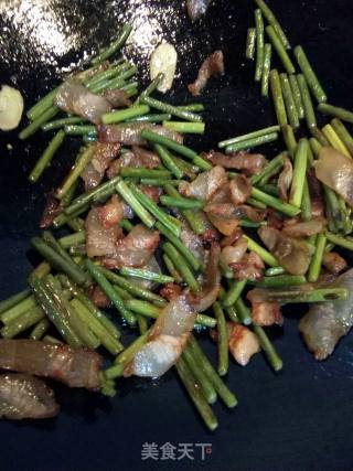 蒜苔炒腊肉的做法步骤：6