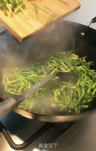 韭香海肠的做法步骤：2