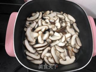 香菇鸡肉粥的做法步骤：3
