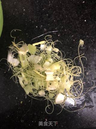 腊肠西芹百合的做法步骤：8