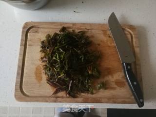 春季野菜  香椿炒鸡蛋的做法步骤：2