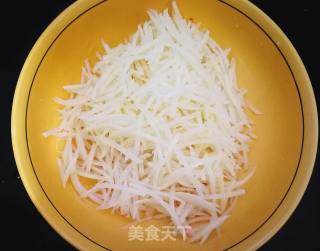 酸辣土豆丝的做法步骤：2