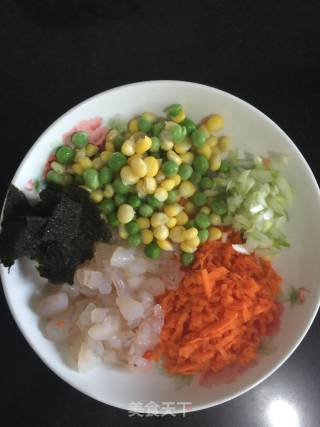 五彩饭团的做法步骤：1