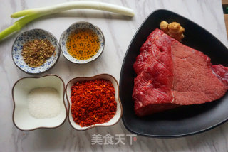 麻辣牛肉干的做法步骤：1