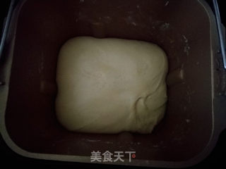 鱼松夹心面包的做法步骤：2