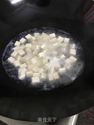 咸蛋黄煨豆腐的做法步骤：7